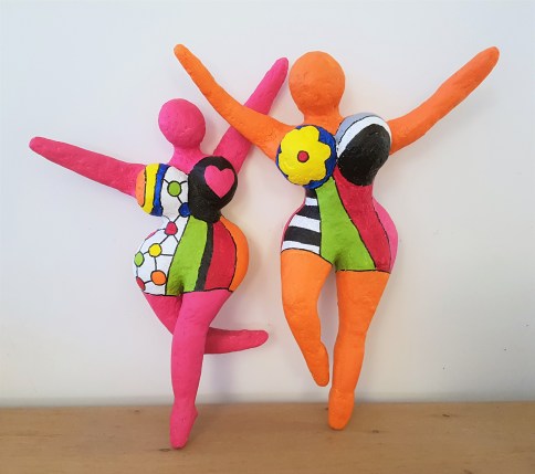 danseuses-nikki-saint-phalle-papier-mache-sculpture-8