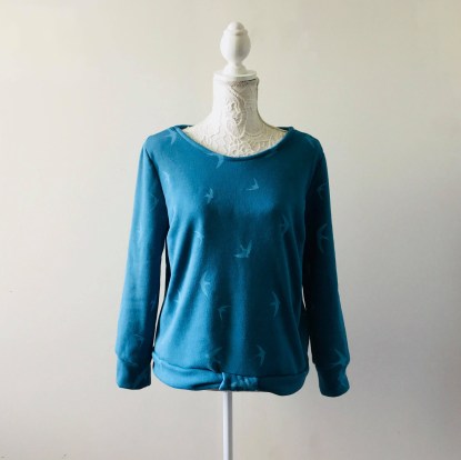 so sweet sweat delphine et morissette couture patron tissu bleu motif oiseau vieille morue 14