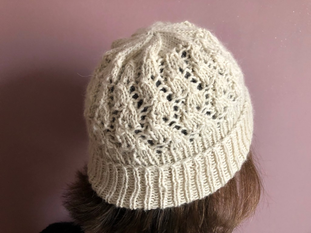 Un bonnet en&nbsp;dentelle