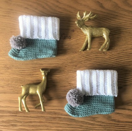 mollie makes lakeside loops hors série noël 15 chaussons color block bébé layette enfant rico design baby classic dk vieille morue 1