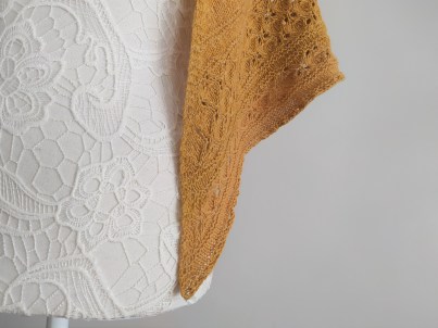 freia frost shawl chale trin annelie knits tricot bio balance bc garn vieille morue 6