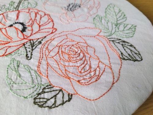 atelier hoop trois fleurs pivoine coquelicot rose broderie embroidery débutant dmc vieille morue 2