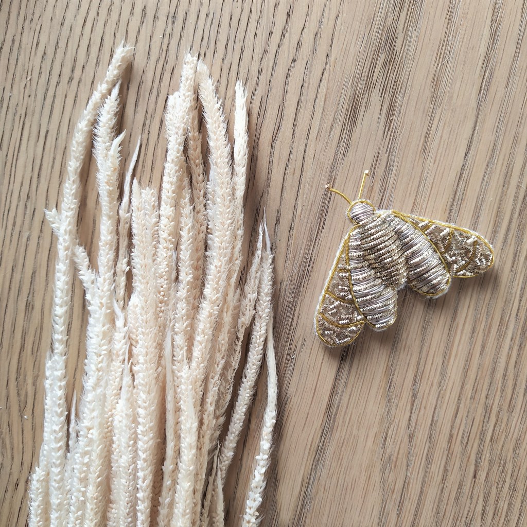 L&rsquo;abeille aux reflets&nbsp;d&rsquo;or